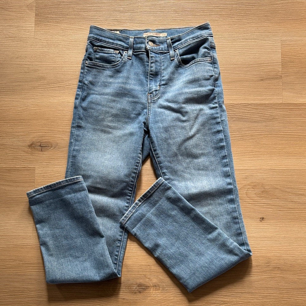 Levi’s 724 High Rise Straight Jeans